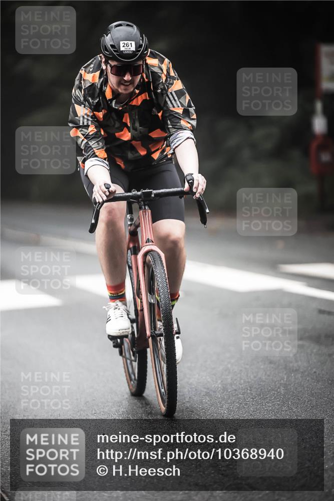 13.09.2026 - Stadtparktriathlon H.Heesch http://msf.ph/oto/10368940 13.09.2026 10:18:20 Radfahren 210, 212, 258, 261, 276, 311 meine-sportfotos.de