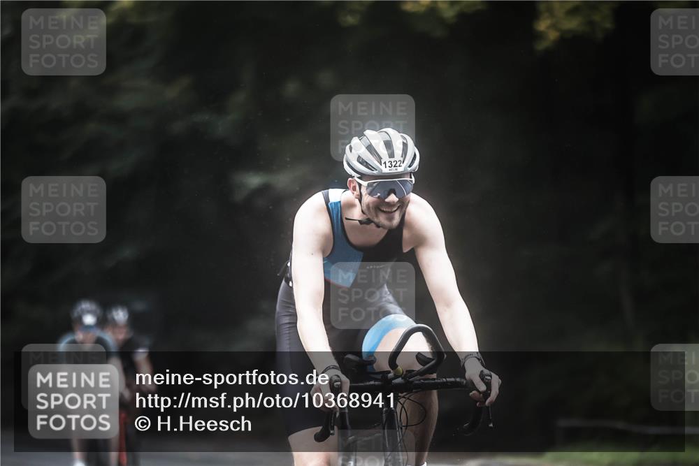 13.09.2026 - Stadtparktriathlon H.Heesch http://msf.ph/oto/10368941 13.09.2026 13:20:37 Radfahren 1293, 1322, 1323, 1333, 1401, 1430, 1467, 1505 meine-sportfotos.de