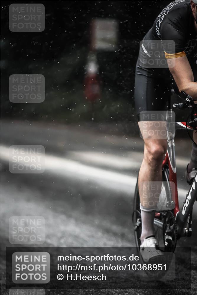 13.09.2026 - Stadtparktriathlon H.Heesch http://msf.ph/oto/10368951 13.09.2026 12:04:05 Radfahren 833, 836, 916, 958, 1004, 1048, 1060 meine-sportfotos.de