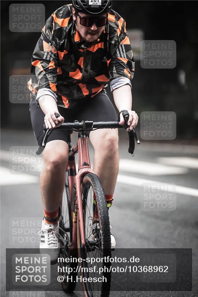 13.09.2026 - Stadtparktriathlon H.Heesch http://msf.ph/oto/10368962 13.09.2026 10:18:21 Radfahren 212, 251, 258, 261, 276, 311 meine-sportfotos.de