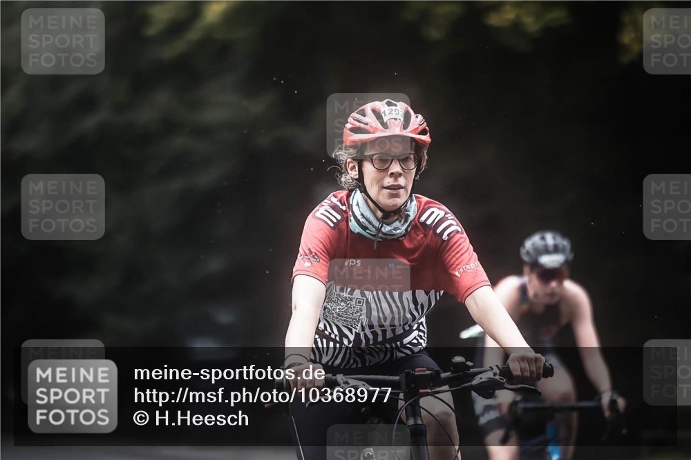 13.09.2026 - Stadtparktriathlon H.Heesch http://msf.ph/oto/10368977 13.09.2026 13:20:39 Radfahren 1293, 1322, 1323, 1333, 1401, 1430, 1505 meine-sportfotos.de