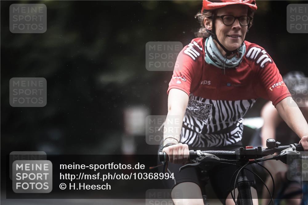 13.09.2026 - Stadtparktriathlon H.Heesch http://msf.ph/oto/10368994 13.09.2026 13:20:40 Radfahren 1293, 1322, 1323, 1333, 1401, 1430, 1505 meine-sportfotos.de