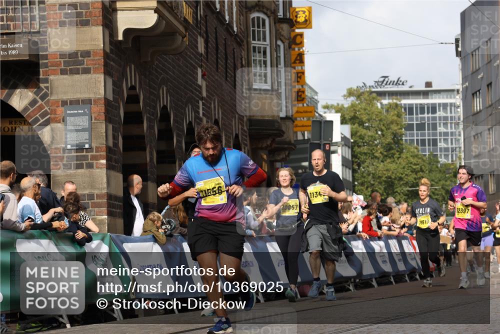 13.09.2026 - 21. swb-Marathon Bremen Strokosch-Dieckow http://msf.ph/oto/10369025 13.09.2026 11:00:51 Ziel 10263, 10272, 10275, 10306, 10369, 10677, 10801, 11045, 11126, 11129, 11162, 11180, 11687, 11708, 11769, 11838, 12018, 12291, 12394, 12430, 12530, 12531, 10093, 10428, 10639, 10753, 11049, 11116, 11247, 11359, 11540, 11728, 11850, 12085, 12116, 12428 meine-sportfotos.de