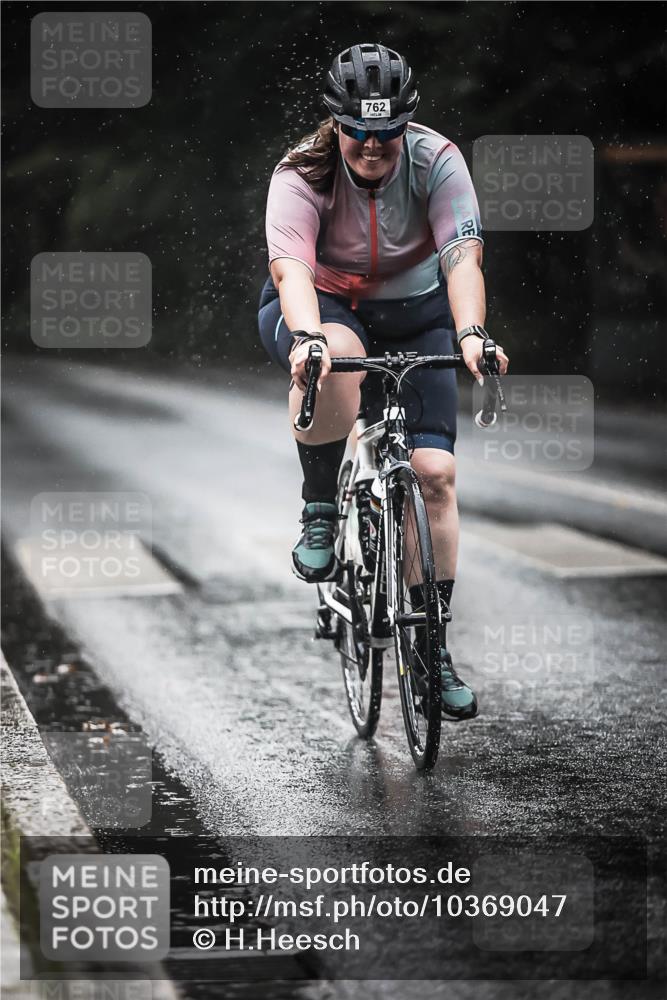 13.09.2026 - Stadtparktriathlon H.Heesch http://msf.ph/oto/10369047 13.09.2026 12:04:12 Radfahren 762, 916, 972, 1004, 1048 meine-sportfotos.de