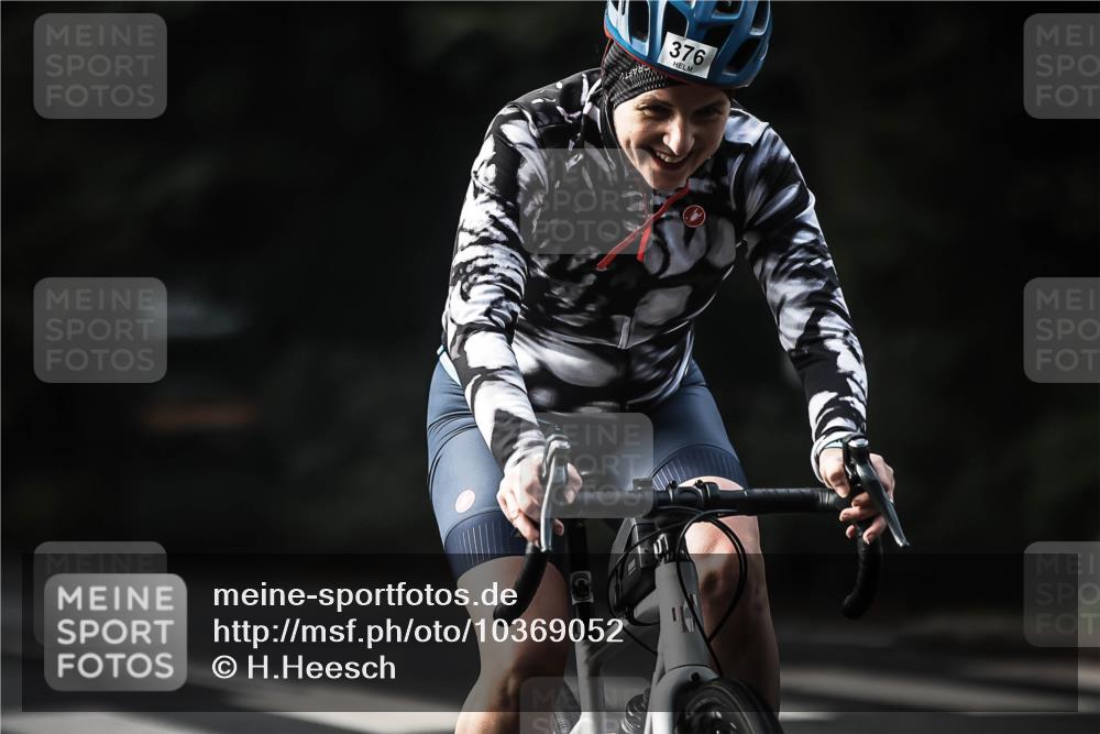 13.09.2026 - Stadtparktriathlon H.Heesch http://msf.ph/oto/10369052 13.09.2026 10:47:15 Radfahren 376, 472, 557 meine-sportfotos.de