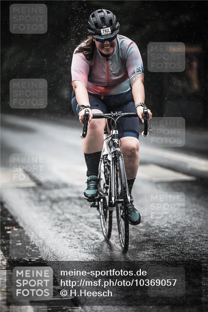 13.09.2026 - Stadtparktriathlon H.Heesch http://msf.ph/oto/10369057 13.09.2026 12:04:12 Radfahren 762, 916, 972, 1004, 1048 meine-sportfotos.de