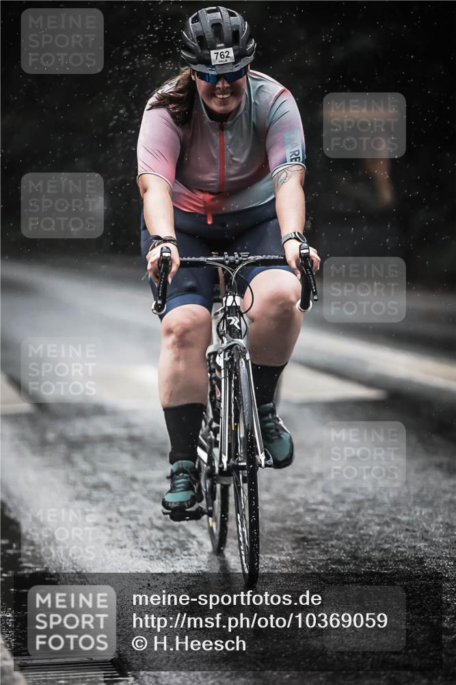13.09.2026 - Stadtparktriathlon H.Heesch http://msf.ph/oto/10369059 13.09.2026 12:04:13 Radfahren 762, 916, 972, 1004, 1048 meine-sportfotos.de