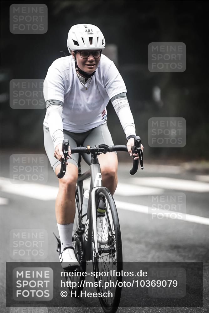 13.09.2026 - Stadtparktriathlon H.Heesch http://msf.ph/oto/10369079 13.09.2026 10:18:27 Radfahren 212, 251, 258, 276, 279, 359, 389 meine-sportfotos.de