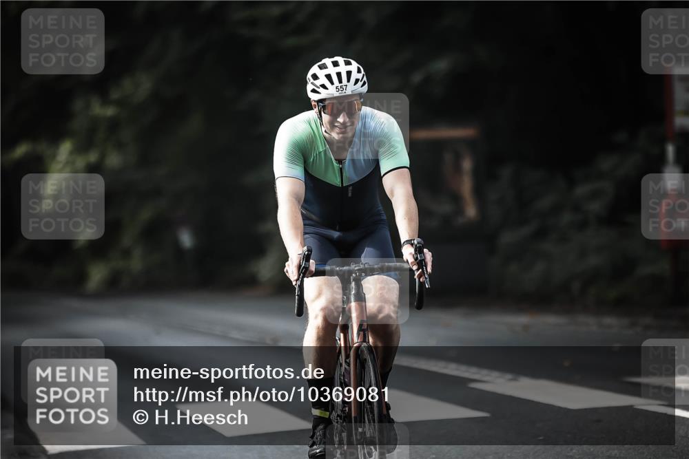 13.09.2026 - Stadtparktriathlon H.Heesch http://msf.ph/oto/10369081 13.09.2026 10:47:20 Radfahren 376, 557 meine-sportfotos.de