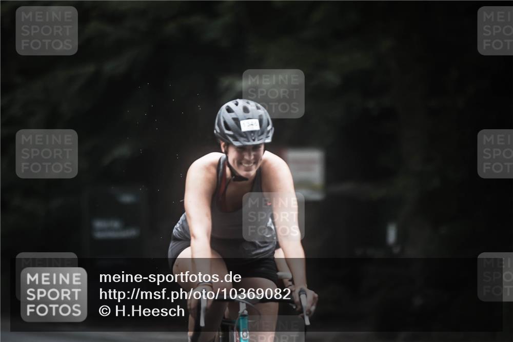 13.09.2026 - Stadtparktriathlon H.Heesch http://msf.ph/oto/10369082 13.09.2026 13:20:55 Radfahren 1218, 1220, 1346, 1377, 1378, 1433, 1436 meine-sportfotos.de