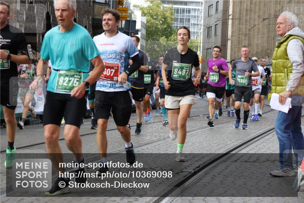 13.09.2026 - 21. swb-Marathon Bremen Strokosch-Dieckow http://msf.ph/oto/10369098 13.09.2026 13:36:06 Ziel 156, 318, 532, 607, 2565, 3056, 3087, 3226, 3485, 3704, 3780, 3857, 4048, 5026, 5071, 5157, 5308, 5381, 5467, 5468, 5584, 5586, 6159, 6465, 6466, 6644, 6649, 6724, 7036, 7235, 7385, 7597, 7675, 7691, 7700, 8145, 8335, 8705, 8816, 9784, 9862, 9892, 9912, 13121, 13213, 1072, 2339, 2931, 2949, 3224, 3291, 3591, 4643, 4989, 5259, 5800, 6642, 6778, 7379, 7865, 8488, 8511, 8731, 8941, 9026, 9076, 9226, 9497, 9564, 13038, 13238 meine-sportfotos.de
