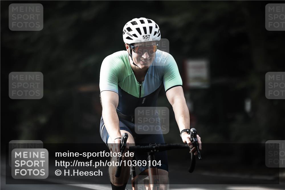 13.09.2026 - Stadtparktriathlon H.Heesch http://msf.ph/oto/10369104 13.09.2026 10:47:21 Radfahren 376, 557 meine-sportfotos.de