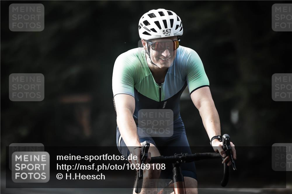13.09.2026 - Stadtparktriathlon H.Heesch http://msf.ph/oto/10369108 13.09.2026 10:47:21 Radfahren 376, 557 meine-sportfotos.de