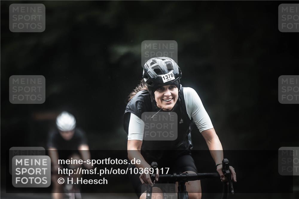 13.09.2026 - Stadtparktriathlon H.Heesch http://msf.ph/oto/10369117 13.09.2026 13:20:59 Radfahren 1218, 1220, 1346, 1378, 1402, 1404, 1436 meine-sportfotos.de