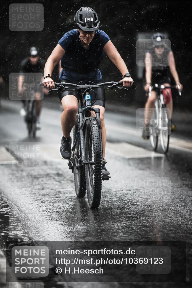 13.09.2026 - Stadtparktriathlon H.Heesch http://msf.ph/oto/10369123 13.09.2026 12:04:23 Radfahren 763, 785, 828, 857, 923, 964, 1036 meine-sportfotos.de