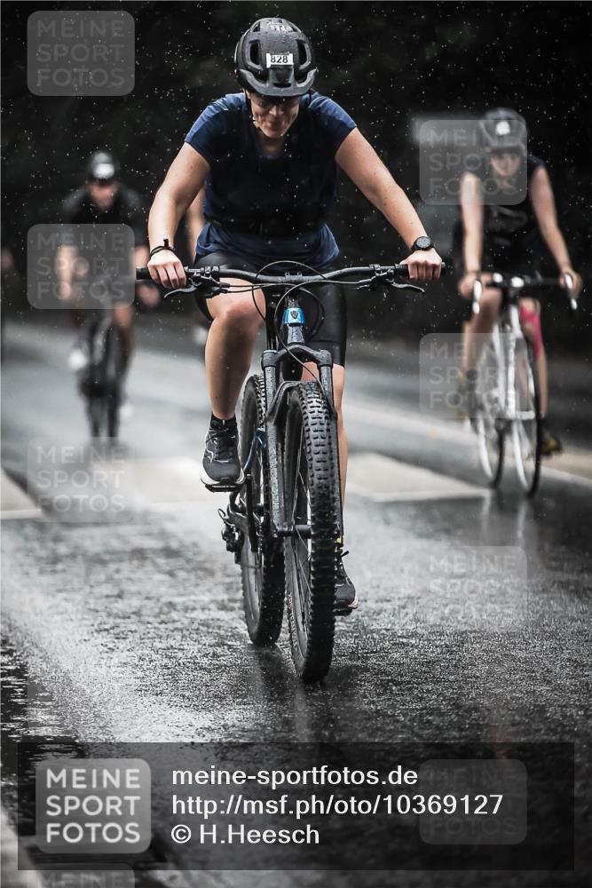 13.09.2026 - Stadtparktriathlon H.Heesch http://msf.ph/oto/10369127 13.09.2026 12:04:23 Radfahren 763, 785, 828, 857, 923, 964, 1036 meine-sportfotos.de