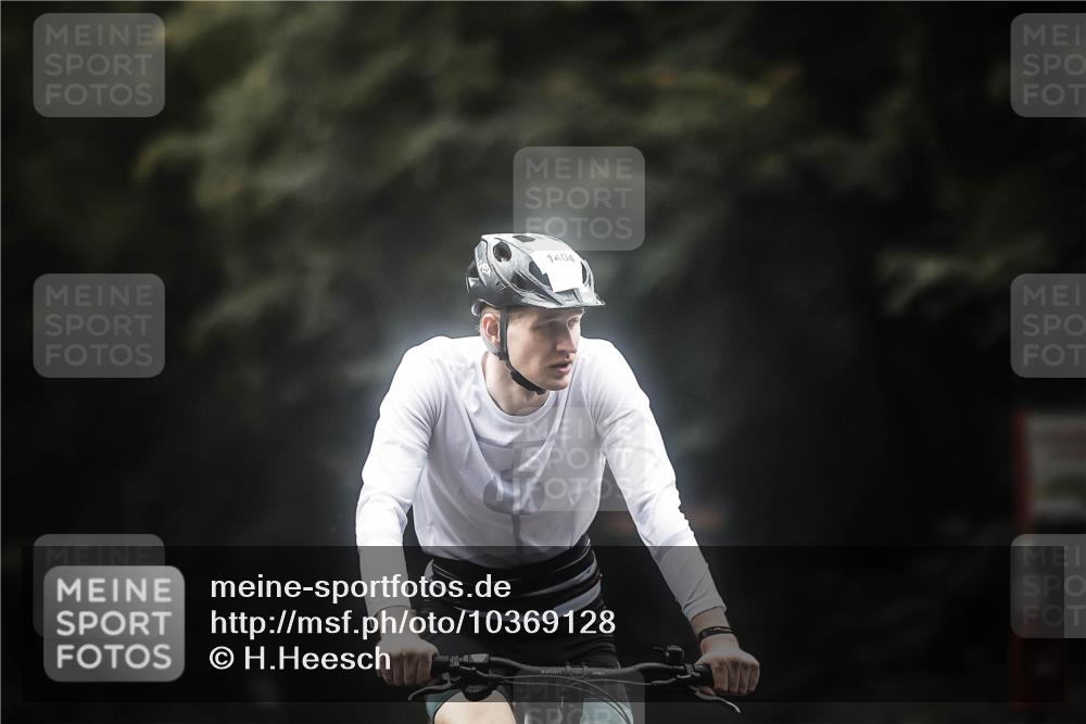 13.09.2026 - Stadtparktriathlon H.Heesch http://msf.ph/oto/10369128 13.09.2026 13:21:02 Radfahren 1218, 1220, 1369, 1378, 1402, 1404 meine-sportfotos.de
