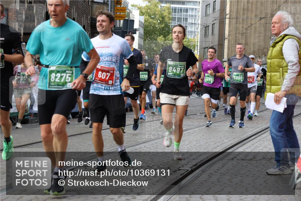 13.09.2026 - 21. swb-Marathon Bremen Strokosch-Dieckow http://msf.ph/oto/10369131 13.09.2026 13:36:06 Ziel 156, 318, 532, 607, 2565, 3056, 3087, 3226, 3485, 3704, 3780, 3857, 4048, 5026, 5071, 5157, 5308, 5381, 5467, 5468, 5584, 5586, 6159, 6465, 6466, 6644, 6649, 6724, 7036, 7235, 7385, 7597, 7675, 7691, 7700, 8145, 8335, 8705, 8816, 9784, 9862, 9892, 9912, 13121, 13213, 1072, 2339, 2931, 2949, 3224, 3291, 3591, 4643, 4989, 5259, 5800, 6642, 6778, 7379, 7865, 8488, 8511, 8731, 8941, 9026, 9076, 9226, 9497, 9564, 13038, 13238 meine-sportfotos.de