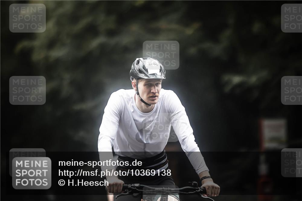 13.09.2026 - Stadtparktriathlon H.Heesch http://msf.ph/oto/10369138 13.09.2026 13:21:02 Radfahren 1218, 1220, 1369, 1378, 1402, 1404 meine-sportfotos.de