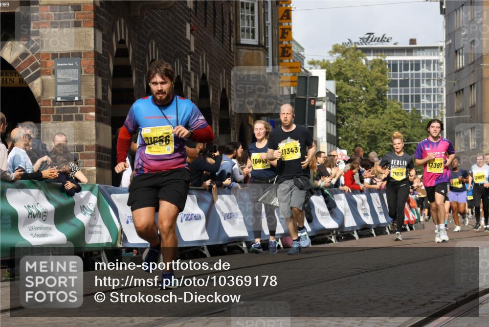 13.09.2026 - 21. swb-Marathon Bremen Strokosch-Dieckow http://msf.ph/oto/10369178 13.09.2026 11:00:51 Ziel 10263, 10272, 10275, 10306, 10369, 10677, 10801, 11045, 11126, 11129, 11162, 11180, 11687, 11708, 11769, 11838, 12018, 12291, 12394, 12430, 12530, 12531, 10093, 10428, 10639, 10753, 11049, 11116, 11247, 11359, 11540, 11728, 11850, 12085, 12116, 12428 meine-sportfotos.de