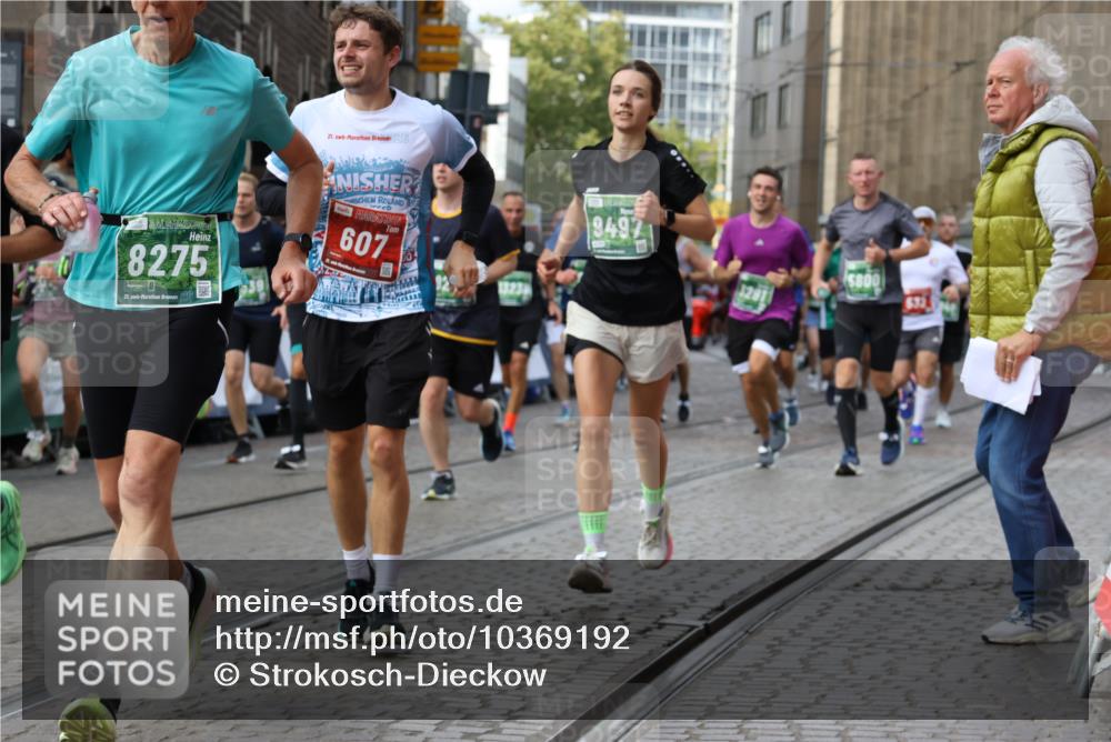13.09.2026 - 21. swb-Marathon Bremen Strokosch-Dieckow http://msf.ph/oto/10369192 13.09.2026 13:36:06 Ziel 156, 318, 532, 607, 2565, 3056, 3087, 3226, 3485, 3704, 3780, 3857, 4048, 5026, 5071, 5157, 5308, 5381, 5467, 5468, 5584, 5586, 6159, 6465, 6466, 6644, 6649, 6724, 7036, 7235, 7385, 7597, 7675, 7691, 7700, 8145, 8335, 8705, 8816, 9784, 9862, 9892, 9912, 13121, 13213, 1072, 2339, 2931, 2949, 3224, 3291, 3591, 4643, 4989, 5259, 5800, 6642, 6778, 7379, 7865, 8488, 8511, 8731, 8941, 9026, 9076, 9226, 9497, 9564, 13038, 13238 meine-sportfotos.de