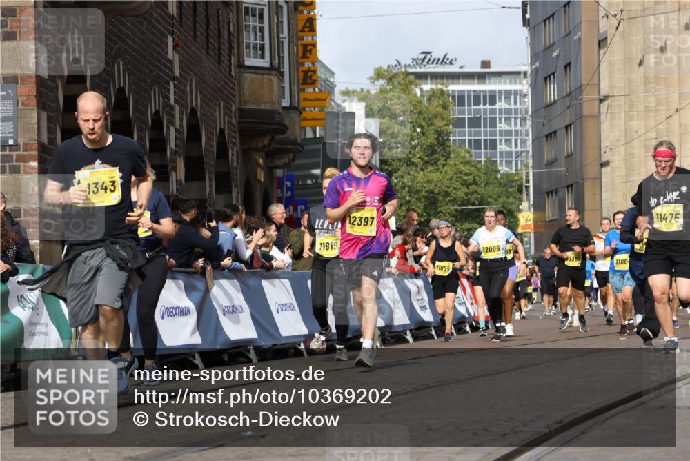 13.09.2026 - 21. swb-Marathon Bremen Strokosch-Dieckow http://msf.ph/oto/10369202 13.09.2026 11:00:53 Ziel 10263, 10272, 10275, 10306, 10369, 10677, 11045, 11126, 11162, 11180, 11556, 11687, 11708, 11769, 11838, 12018, 12430, 10093, 10428, 10639, 10753, 10964, 10965, 11049, 11116, 11359, 11428, 11540, 11681, 11682, 11728, 11850, 12085, 12116, 12241, 12428 meine-sportfotos.de