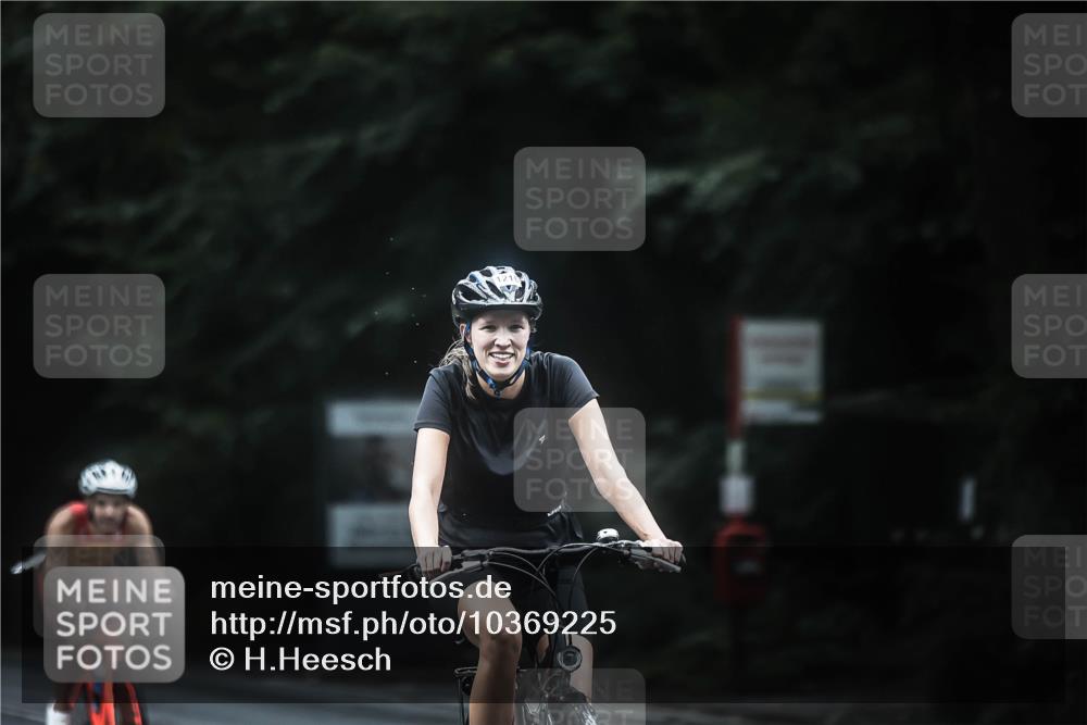 13.09.2026 - Stadtparktriathlon H.Heesch http://msf.ph/oto/10369225 13.09.2026 13:21:16 Radfahren 1216, 1341, 1384, 1386, 1400, 1413, 1460, 1519 meine-sportfotos.de