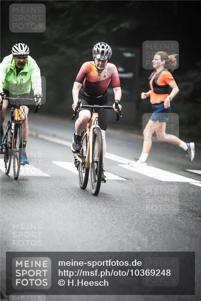 13.09.2026 - Stadtparktriathlon H.Heesch http://msf.ph/oto/10369248 13.09.2026 10:18:38 Radfahren 213, 233, 300, 333, 405, 444 meine-sportfotos.de