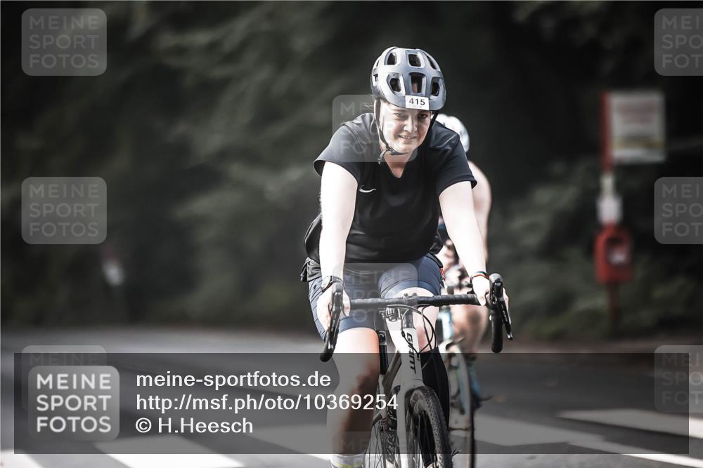 13.09.2026 - Stadtparktriathlon H.Heesch http://msf.ph/oto/10369254 13.09.2026 10:47:43 Radfahren 415, 470, 493, 498, 506, 561 meine-sportfotos.de