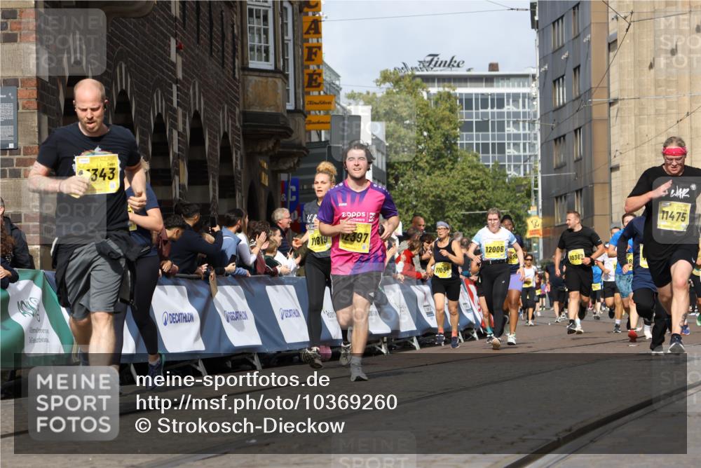 13.09.2026 - 21. swb-Marathon Bremen Strokosch-Dieckow http://msf.ph/oto/10369260 13.09.2026 11:00:53 Ziel 10263, 10272, 10275, 10306, 10369, 10677, 11045, 11126, 11162, 11180, 11556, 11687, 11708, 11769, 11838, 12018, 12430, 10093, 10428, 10639, 10753, 10964, 10965, 11049, 11116, 11359, 11428, 11540, 11681, 11682, 11728, 11850, 12085, 12116, 12241, 12428 meine-sportfotos.de