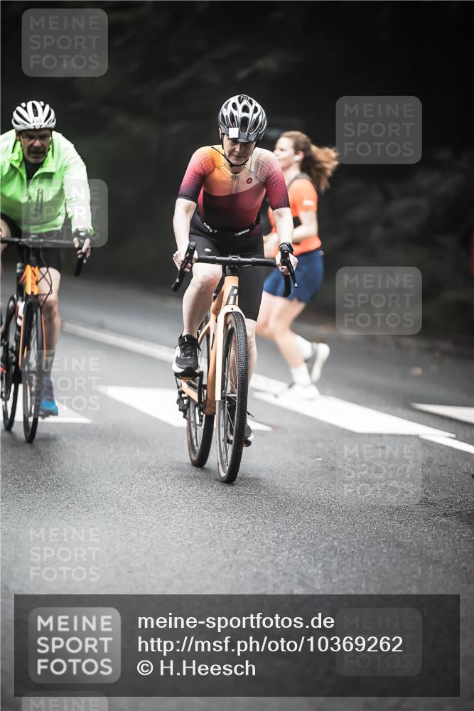 13.09.2026 - Stadtparktriathlon H.Heesch http://msf.ph/oto/10369262 13.09.2026 10:18:38 Radfahren 213, 233, 300, 333, 405, 444 meine-sportfotos.de