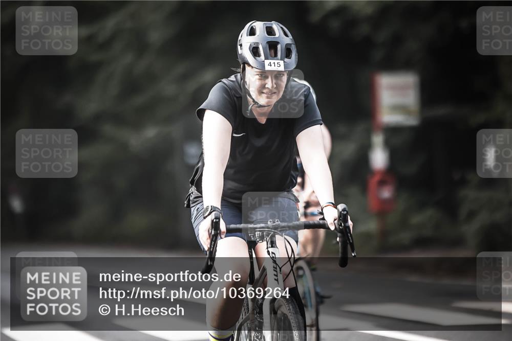 13.09.2026 - Stadtparktriathlon H.Heesch http://msf.ph/oto/10369264 13.09.2026 10:47:43 Radfahren 415, 470, 493, 498, 506, 561 meine-sportfotos.de