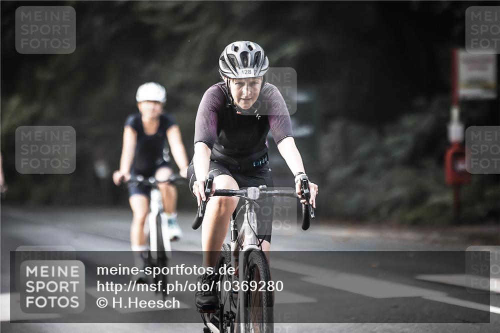 13.09.2026 - Stadtparktriathlon H.Heesch http://msf.ph/oto/10369280 13.09.2026 10:47:52 Radfahren 378, 428, 462 meine-sportfotos.de
