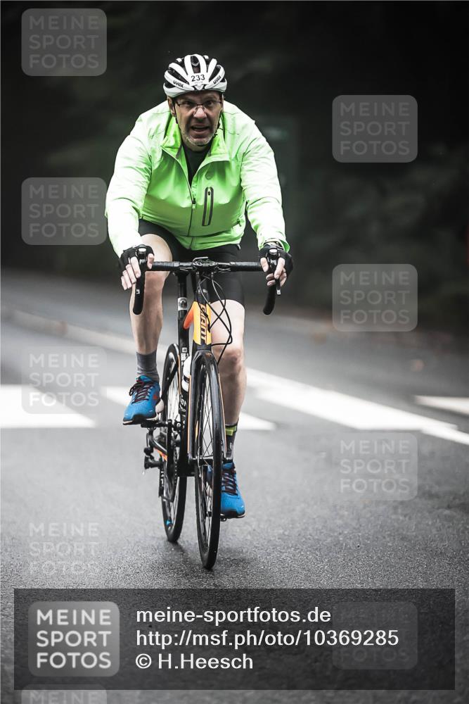 13.09.2026 - Stadtparktriathlon H.Heesch http://msf.ph/oto/10369285 13.09.2026 10:18:39 Radfahren 213, 233, 300, 333, 405, 444 meine-sportfotos.de