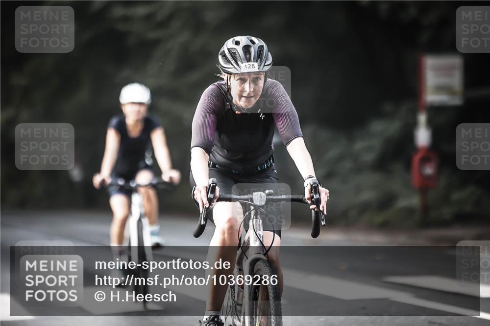 13.09.2026 - Stadtparktriathlon H.Heesch http://msf.ph/oto/10369286 13.09.2026 10:47:52 Radfahren 378, 428, 462 meine-sportfotos.de