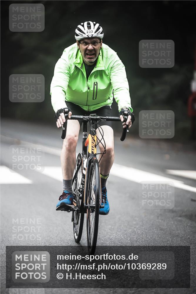 13.09.2026 - Stadtparktriathlon H.Heesch http://msf.ph/oto/10369289 13.09.2026 10:18:39 Radfahren 213, 233, 300, 333, 405, 444 meine-sportfotos.de