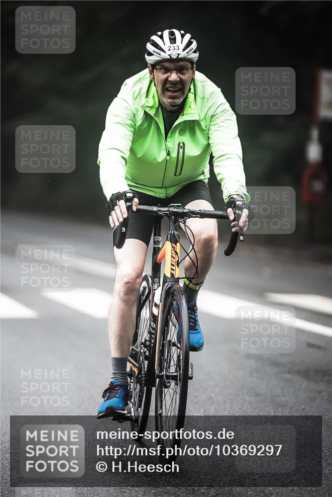 13.09.2026 - Stadtparktriathlon H.Heesch http://msf.ph/oto/10369297 13.09.2026 10:18:39 Radfahren 213, 233, 300, 333, 405, 444 meine-sportfotos.de