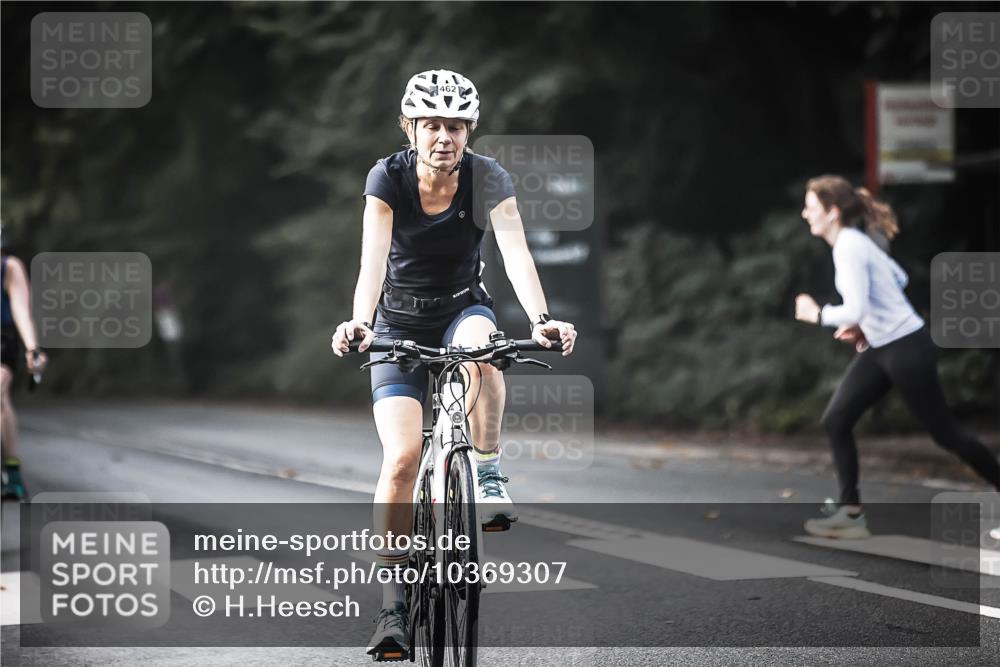 13.09.2026 - Stadtparktriathlon H.Heesch http://msf.ph/oto/10369307 13.09.2026 10:47:52 Radfahren 378, 428, 462 meine-sportfotos.de