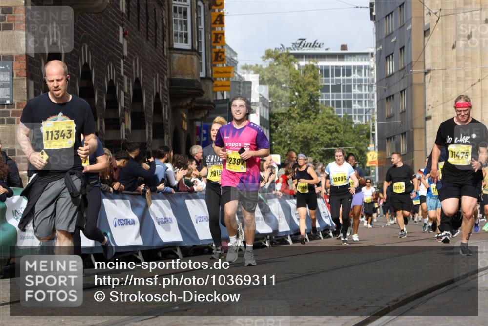13.09.2026 - 21. swb-Marathon Bremen Strokosch-Dieckow http://msf.ph/oto/10369311 13.09.2026 11:00:54 Ziel 10263, 10272, 10275, 10306, 10369, 10677, 11045, 11126, 11162, 11180, 11343, 11475, 11556, 11687, 11708, 11769, 11838, 12018, 12430, 10093, 10428, 10639, 10753, 10964, 10965, 11049, 11116, 11428, 11540, 11681, 11682, 11728, 11850, 12085, 12116, 12241, 12428 meine-sportfotos.de