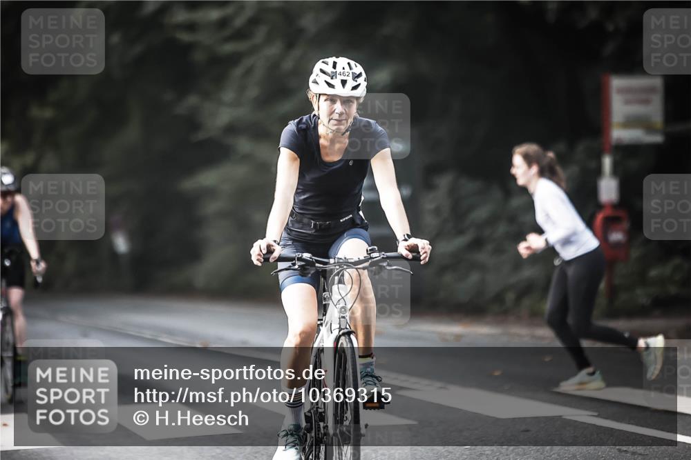 13.09.2026 - Stadtparktriathlon H.Heesch http://msf.ph/oto/10369315 13.09.2026 10:47:53 Radfahren 378, 428, 462 meine-sportfotos.de