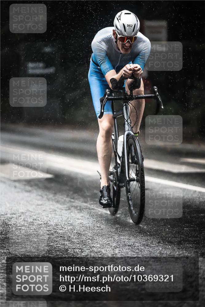 13.09.2026 - Stadtparktriathlon H.Heesch http://msf.ph/oto/10369321 13.09.2026 12:04:31 Radfahren 785, 842, 923, 953, 962, 964, 1047 meine-sportfotos.de