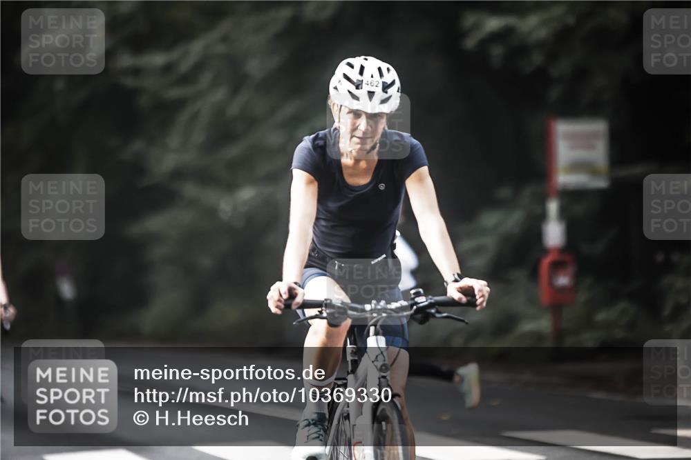 13.09.2026 - Stadtparktriathlon H.Heesch http://msf.ph/oto/10369330 13.09.2026 10:47:53 Radfahren 378, 428, 462 meine-sportfotos.de
