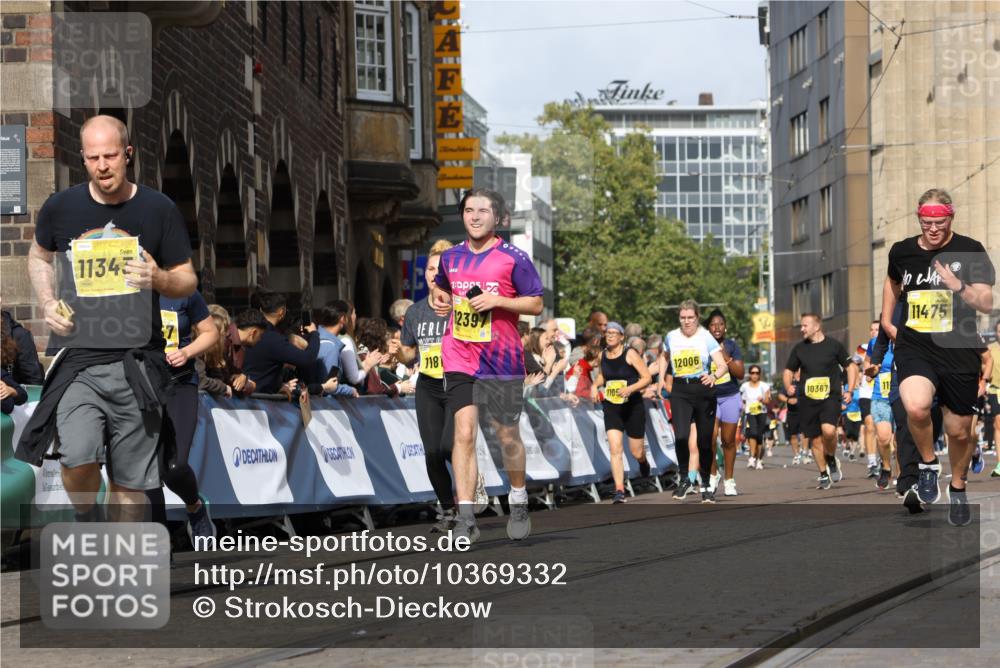 13.09.2026 - 21. swb-Marathon Bremen Strokosch-Dieckow http://msf.ph/oto/10369332 13.09.2026 11:00:54 Ziel 10263, 10272, 10275, 10306, 10369, 10677, 11045, 11126, 11162, 11180, 11343, 11475, 11556, 11687, 11708, 11769, 11838, 12018, 12430, 10093, 10428, 10639, 10753, 10964, 10965, 11049, 11116, 11428, 11540, 11681, 11682, 11728, 11850, 12085, 12116, 12241, 12428 meine-sportfotos.de