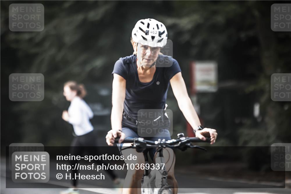 13.09.2026 - Stadtparktriathlon H.Heesch http://msf.ph/oto/10369337 13.09.2026 10:47:53 Radfahren 378, 428, 462 meine-sportfotos.de