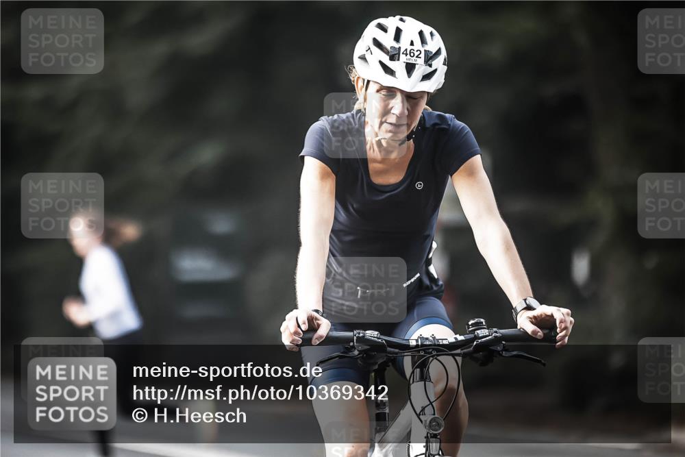13.09.2026 - Stadtparktriathlon H.Heesch http://msf.ph/oto/10369342 13.09.2026 10:47:53 Radfahren 378, 428, 462 meine-sportfotos.de