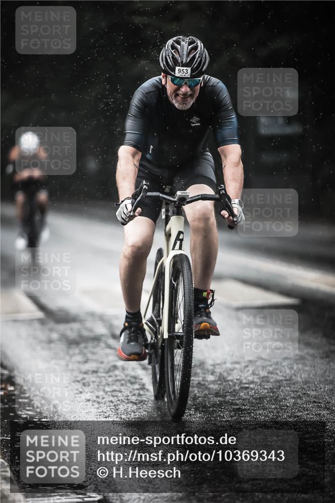 13.09.2026 - Stadtparktriathlon H.Heesch http://msf.ph/oto/10369343 13.09.2026 12:04:33 Radfahren 785, 842, 953, 962, 1047 meine-sportfotos.de