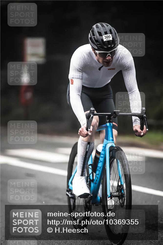 13.09.2026 - Stadtparktriathlon H.Heesch http://msf.ph/oto/10369355 13.09.2026 10:18:44 Radfahren 213, 233, 243, 300, 333, 368, 405, 412 meine-sportfotos.de