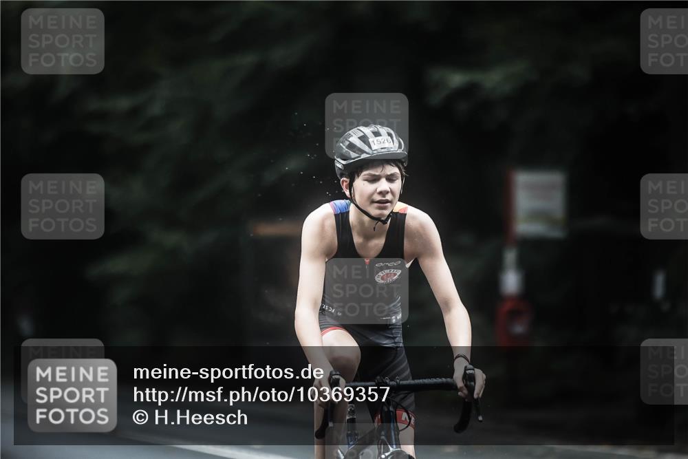 13.09.2026 - Stadtparktriathlon H.Heesch http://msf.ph/oto/10369357 13.09.2026 13:21:29 Radfahren 1353, 1407, 1414, 1461, 1473, 1482, 1521, 1526 meine-sportfotos.de
