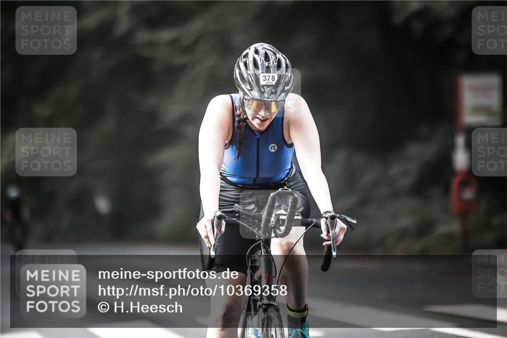 13.09.2026 - Stadtparktriathlon H.Heesch http://msf.ph/oto/10369358 13.09.2026 10:47:55 Radfahren 378, 413, 428, 462 meine-sportfotos.de