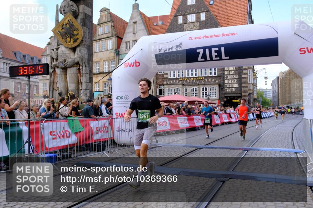 13.09.2026 - 21. swb-Marathon Bremen Tim E. http://msf.ph/oto/10369366 13.09.2026 13:07:04 Ziel 508, 521, 749, 788, 1009, 3127, 3910, 4574, 4777, 5238, 6784, 6951, 8580, 8888 meine-sportfotos.de